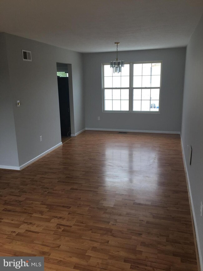 200 Hammersham Ct, Taneytown, MD 21787 - photo 2