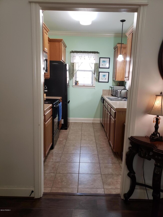 307 Sunflower living room 4