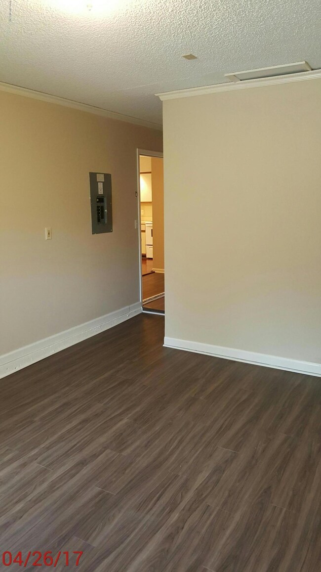 7858 Aquarius Cir S, Jacksonville, FL 32216 - photo 4