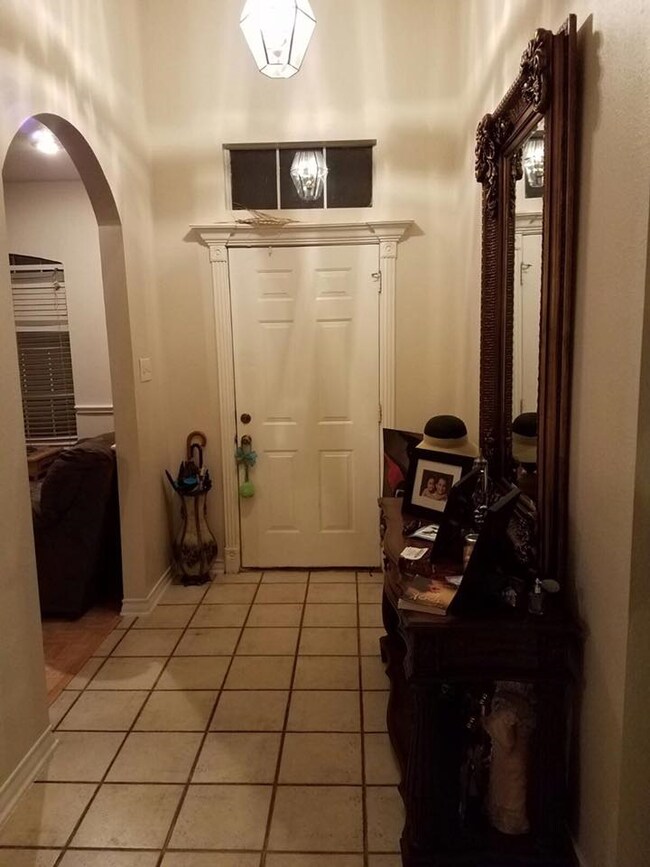 518 Pine Sisken St, Laredo, TX 78045 - photo 4