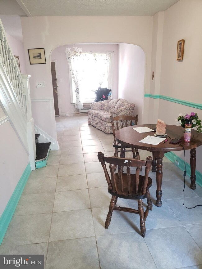 315 Locust St, Reading, PA 19604 - photo 3