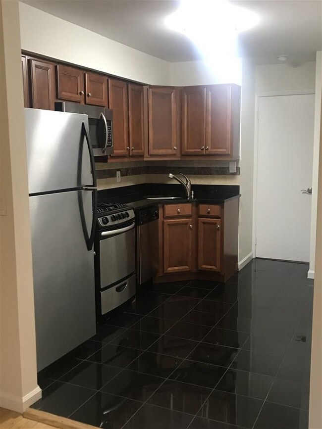 127 68th St unit 12, Guttenberg, NJ 07093 - photo 6