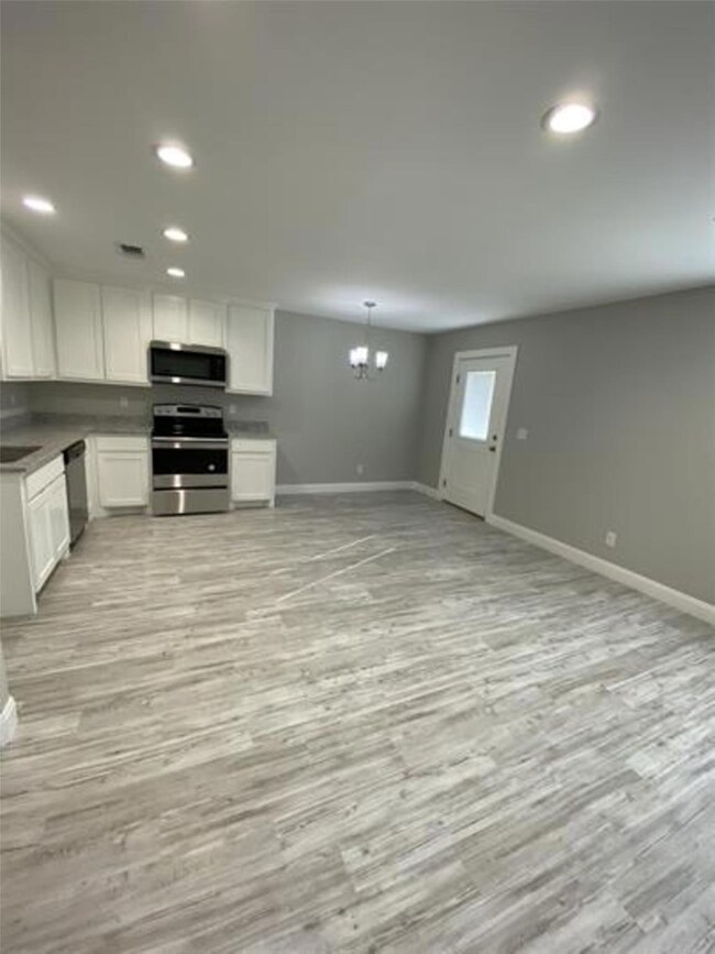 1022 W Shepherd St, Denison, TX 75020 - photo 4