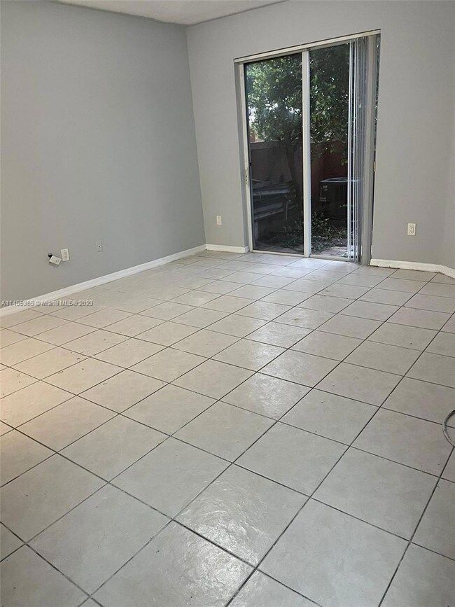 10586 SW 6th St unit 1410, Pembroke Pines, FL 33025 - photo 6