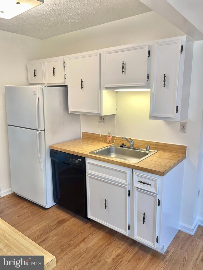 2105 Lang Dr, Crofton, MD 21114 - photo 6