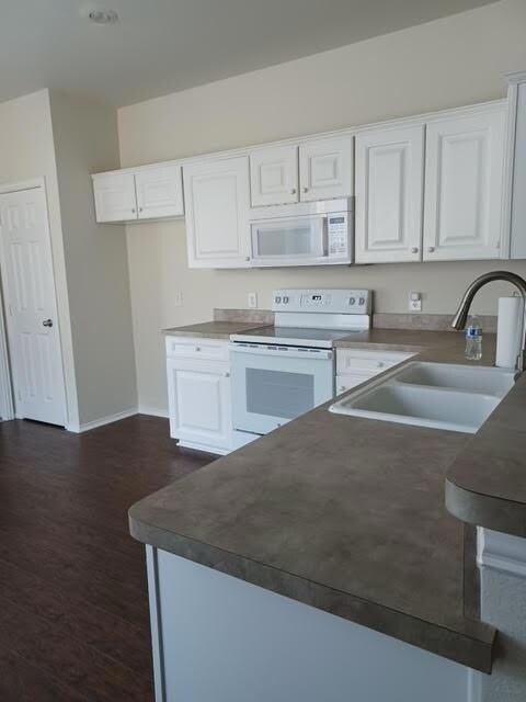 9859 Walnut Hill Dr, Providence Village, TX 76227 - photo 6