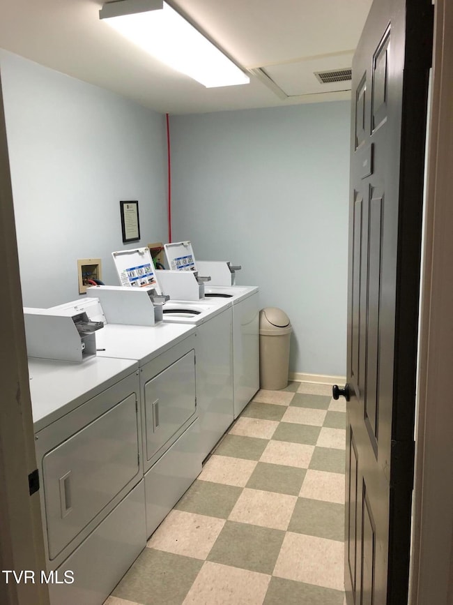 555 E Main St unit 201, Kingsport, TN 37660 - photo 7