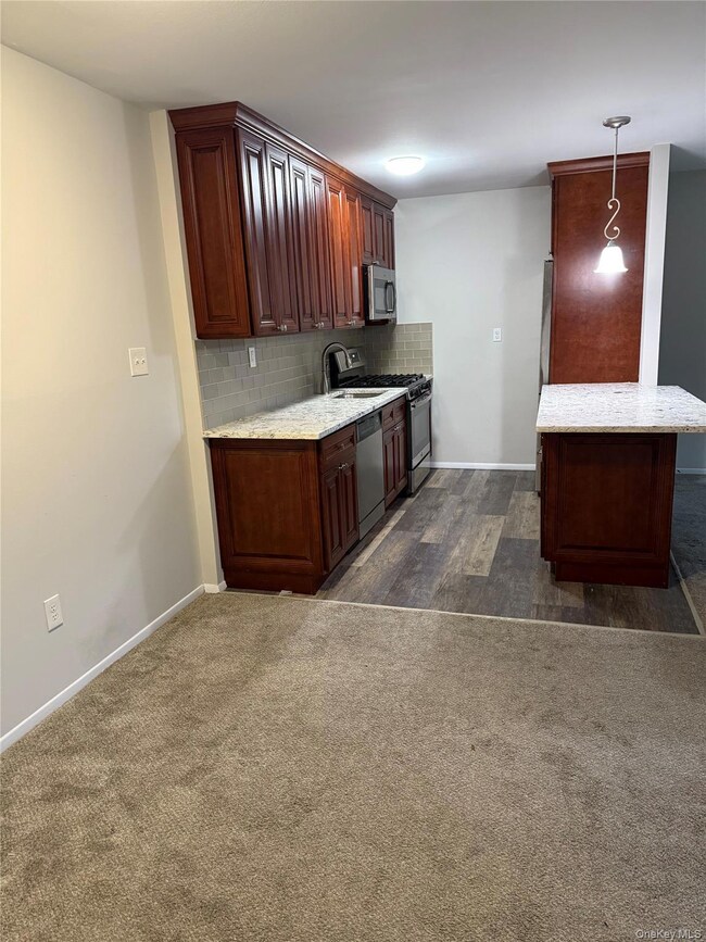 460 Old Town Rd unit 8L, Port Jefferson Station, NY 11776 - photo 2