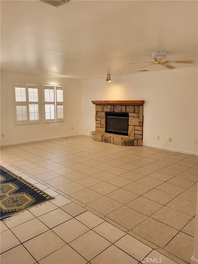 13776 Greenwood Place, Victorville, CA 92395 - photo 5