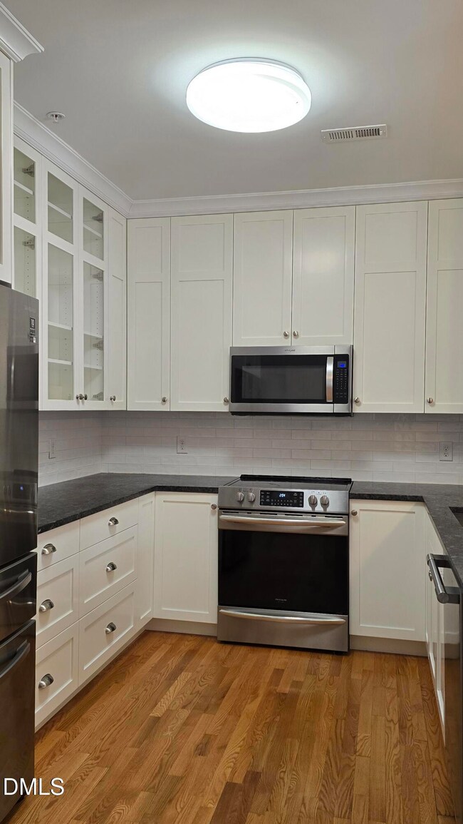 218 E Davie St unit 218, Raleigh, NC 27601 - photo 5