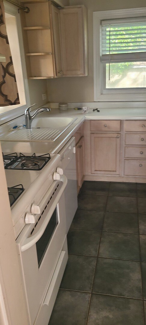 763 Norfolk Ave, Westchester, IL 60154 - photo 5