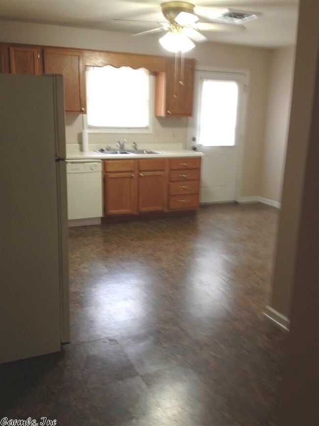 2818 Brookside Cir, Paragould, AR 72450 - photo 3