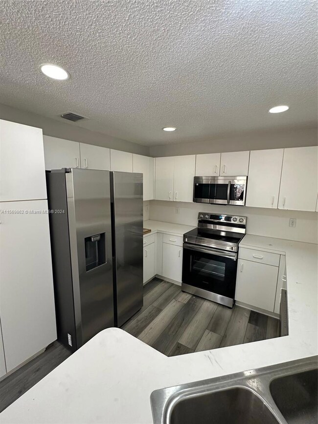 11557 NW 51st Ln, Doral, FL 33178 - photo 6