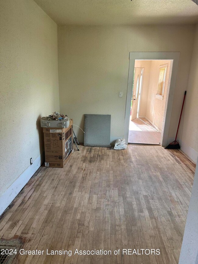 717 N Pine St, Lansing, MI 48906 - photo 7