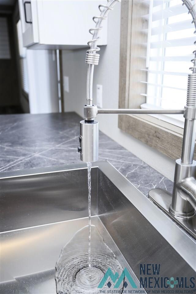 1006 Butternut St, Carlsbad, NM 88220 - photo 7