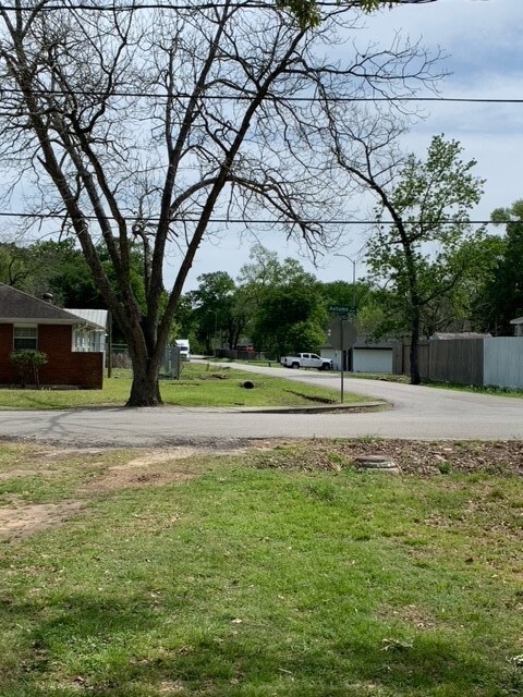 8501 Autumn Ln, Houston, TX 77016 - photo 6