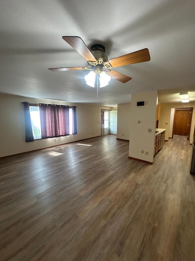 1103 Horizon Dr, Marshall, MN 56258 - photo 2