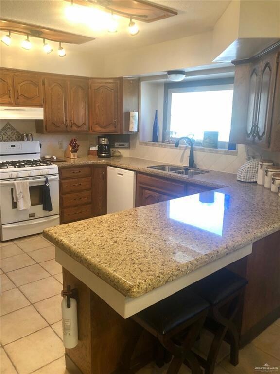 838 Citrus Dr, Alamo, TX 78516 - photo 5