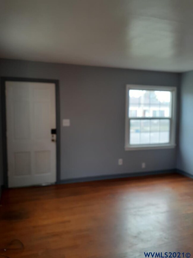 1049 15th Ave SW, Albany, OR 97321 - photo 4
