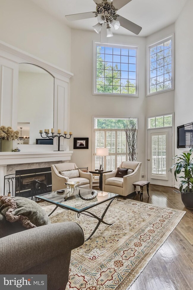 11426 Hollow Timber Ct, Reston, VA 20194 - photo 7