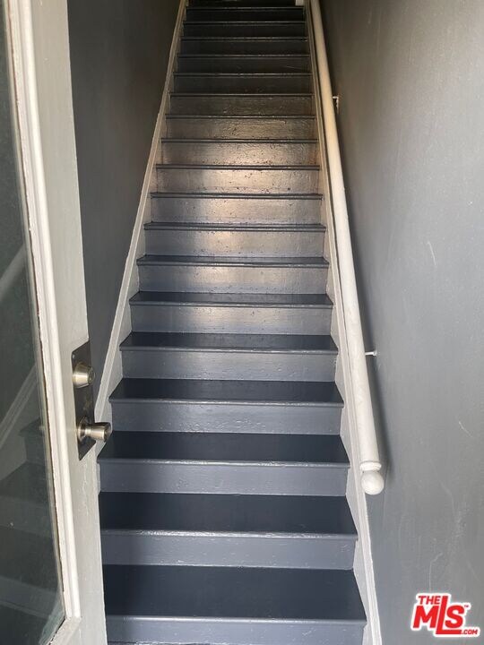 1835 1/2 S Highland Ave, Los Angeles, CA 90019 - photo 2