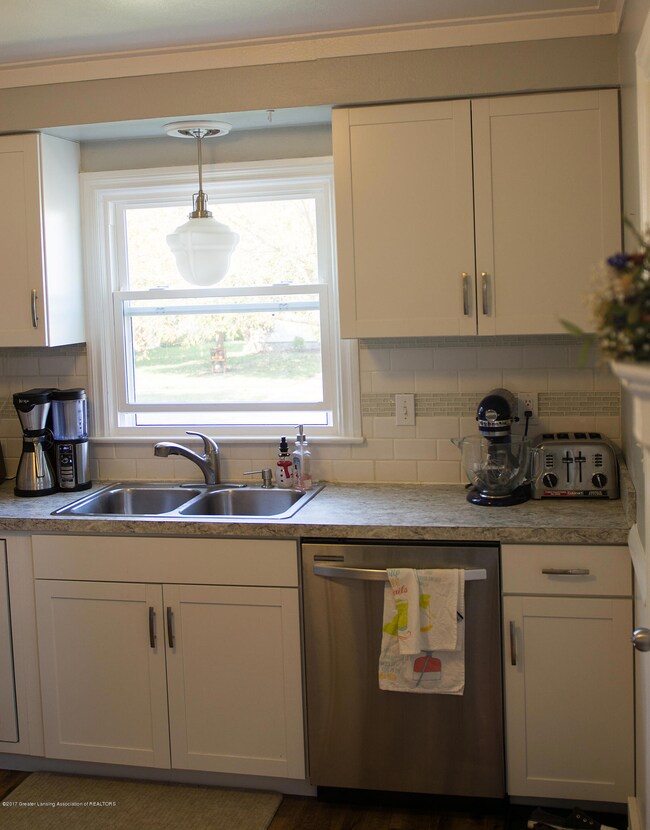 04 kitchen