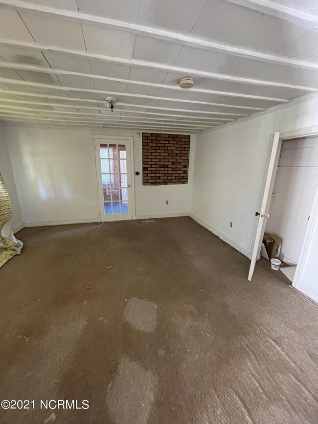 405 Country Club Rd, Jacksonville, NC 28546 - photo 3