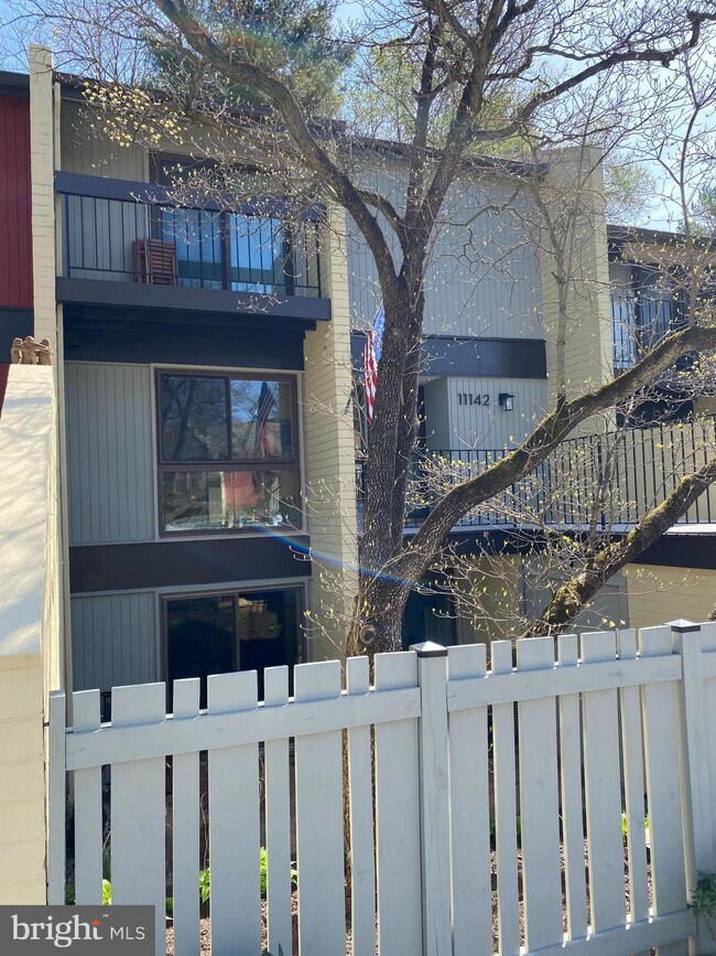 11142 Saffold Way, Reston, VA 20190 - photo 3