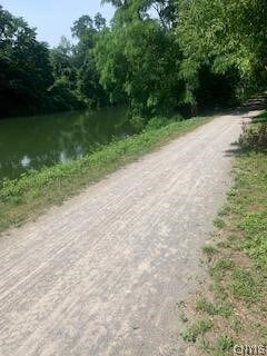 Path way to the Canal