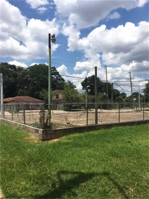 4608 Fulton St, Houston, TX 77009 - photo 4