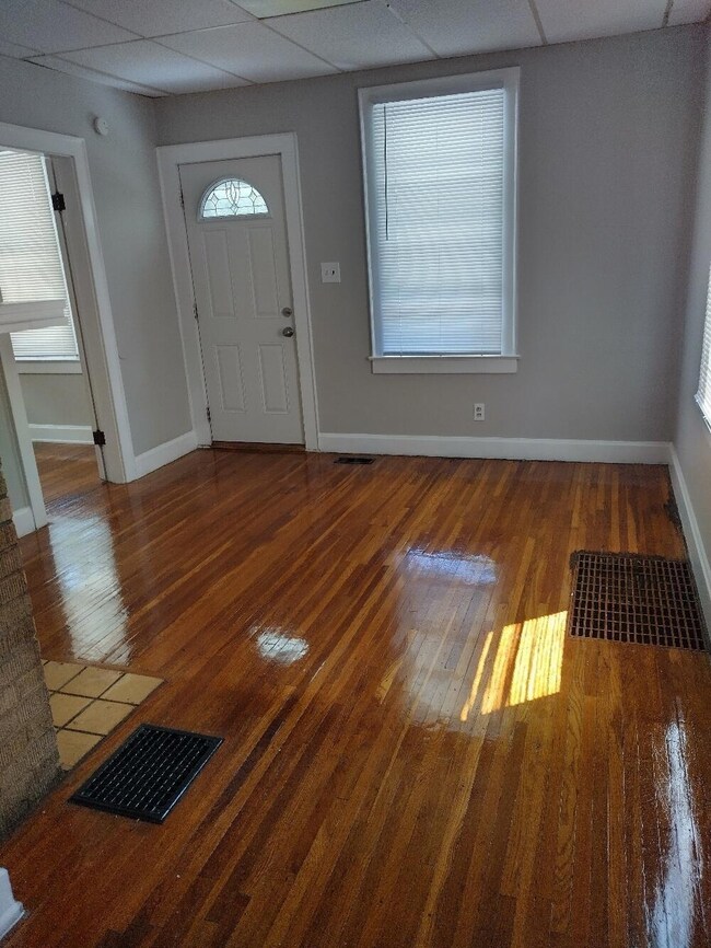 251 N Wheatland Ave, Columbus, OH 43204 - photo 4