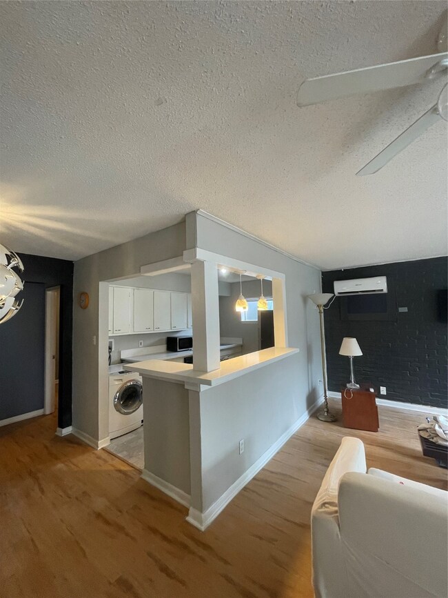 2513 Driscoll St unit 2, Houston, TX 77019 - photo 6