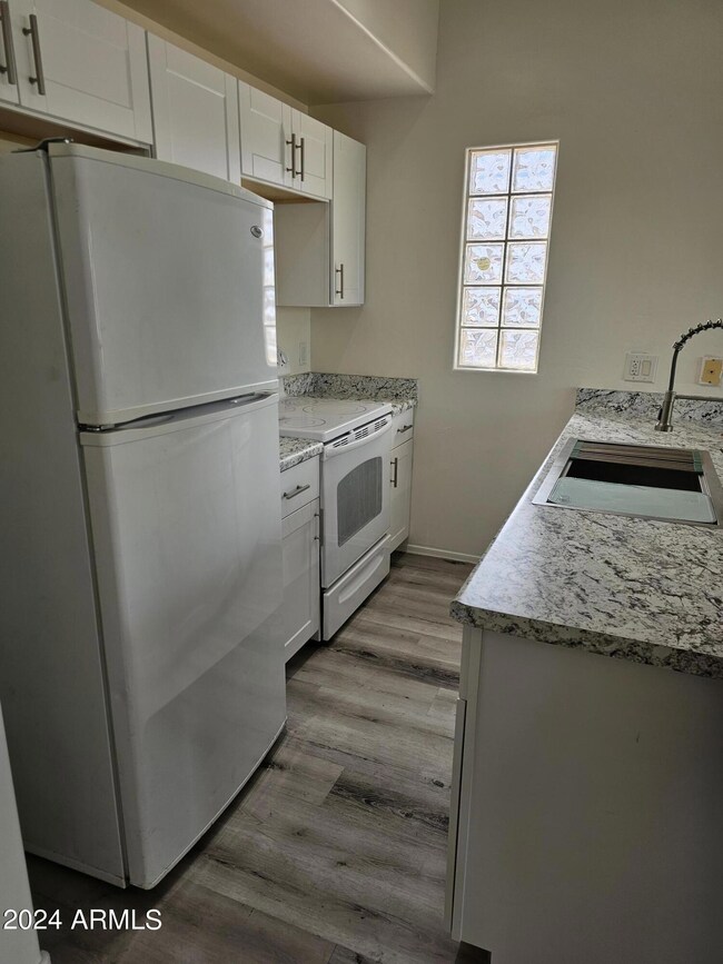 1101 W Apache St unit B, Phoenix, AZ 85007 - photo 5