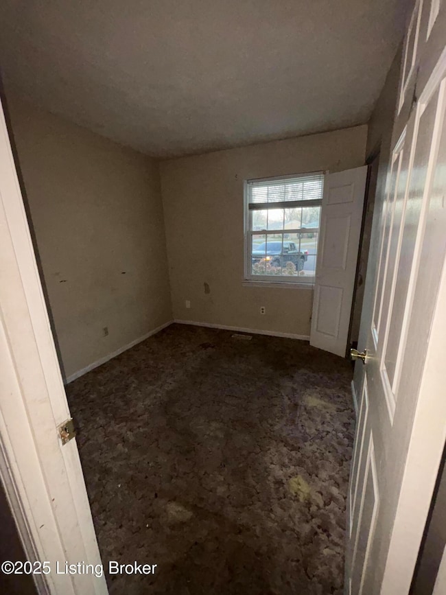 5302 Wiseman Ct, Louisville, KY 40272 - photo 4