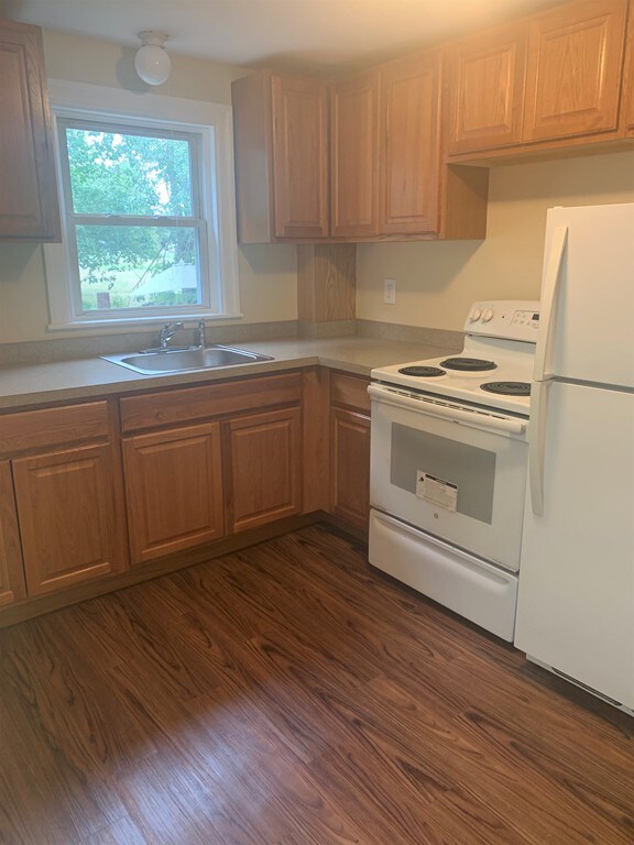 5 Newcroft Cir unit 1, Mattapan, MA 02126 - photo 3