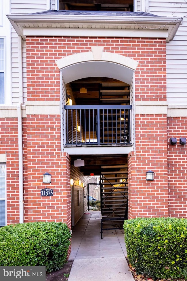 11373 Aristotle Dr unit 9-209, Fairfax, VA 22030 - photo 2