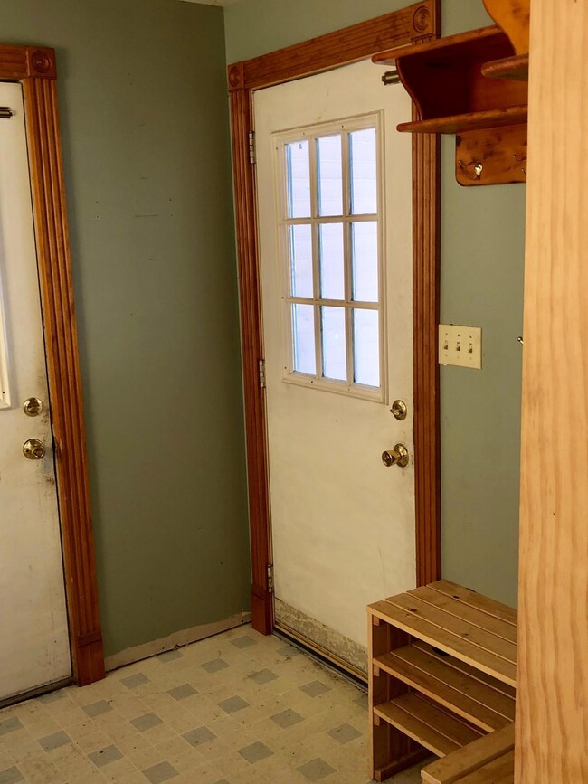 5433NPineRiverRoadUtilityMudRoom