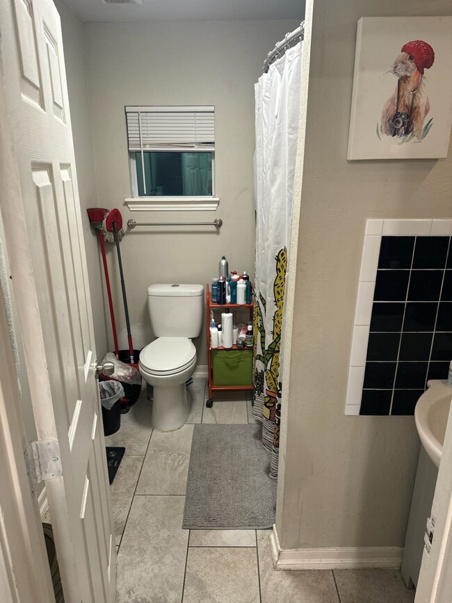 511 Gale St unit B, Houston, TX 77009 - photo 3