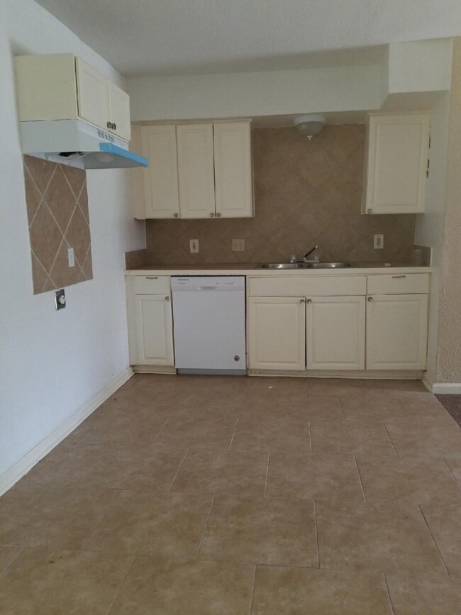 8505 Spaulding St, Houston, TX 77016 - photo 3