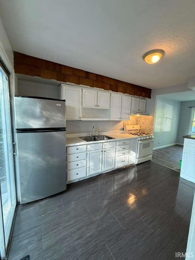 209 Hendricks St, Mishawaka, IN 46544 - photo 7