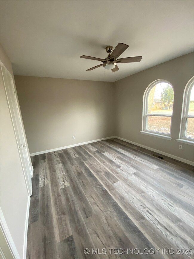 412 E F St, Jenks, OK 74037 - photo 4