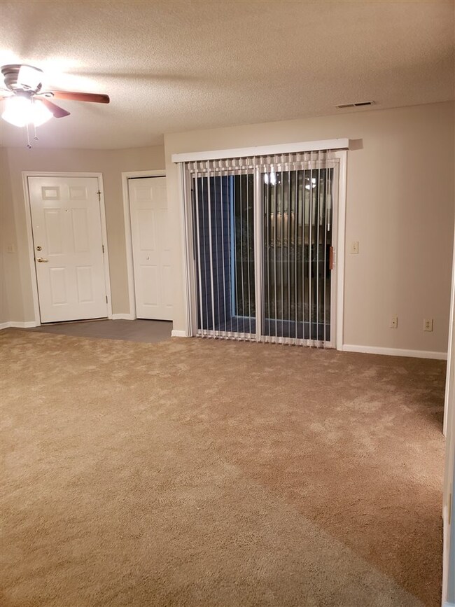 1129 Robin Hood Ct unit 301, Harrisonburg, VA 22801 - photo 5