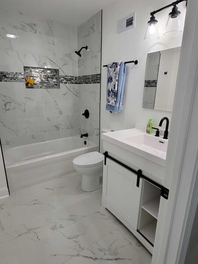 4228 Jackson St, Gary, IN 46408 - photo 6