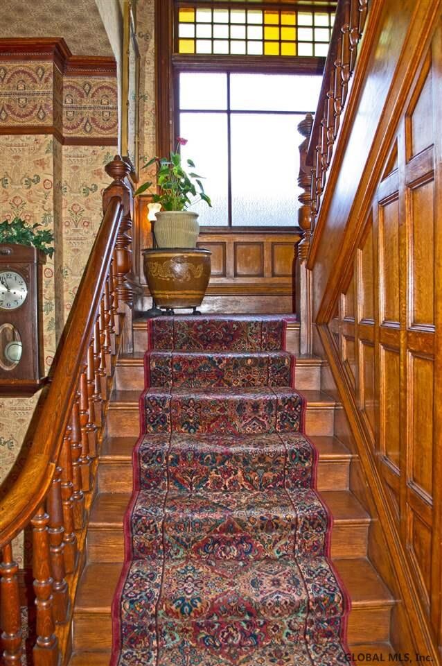 52 Franklin St, Saratoga Springs, NY 12866 - photo 5