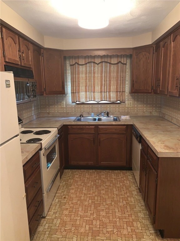 135 Pleasant View Ave unit 6, Smithfield, RI 02917 - photo 6