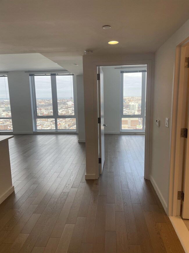 25 Park Ln S unit PH03, Jersey City, NJ 07310 - photo 4