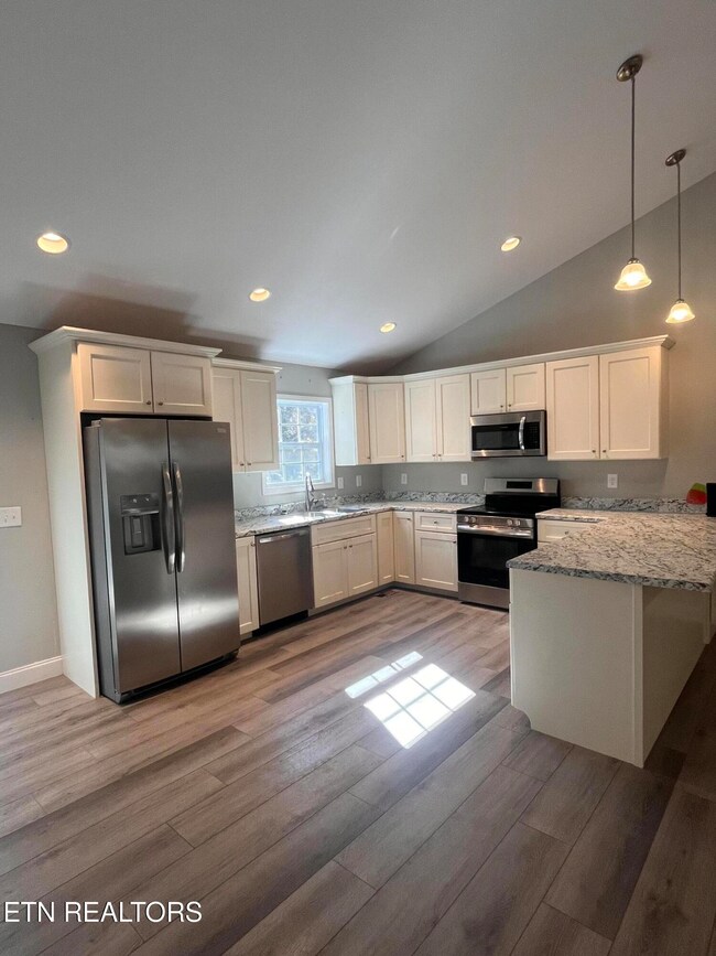 355 W Outer Dr, Oak Ridge, TN 37830 - photo 6