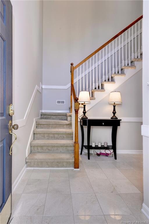 Entryway foyer