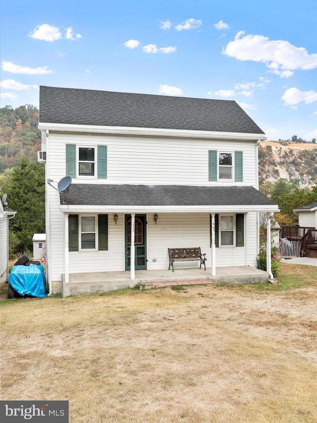 739 Harrison Ave, Berkeley Springs, WV 25411 - photo 3
