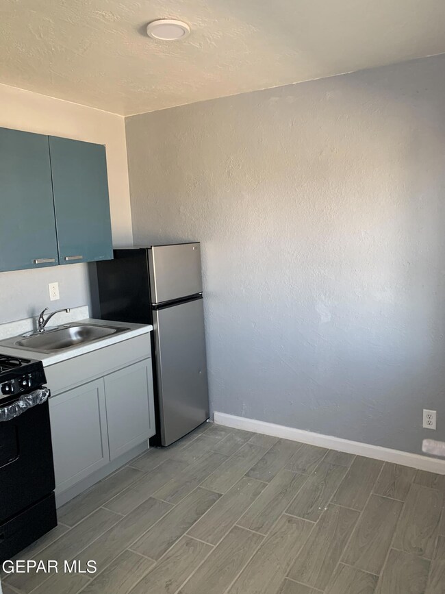 4016 Taylor Ave unit 4, El Paso, TX 79930 - photo 2